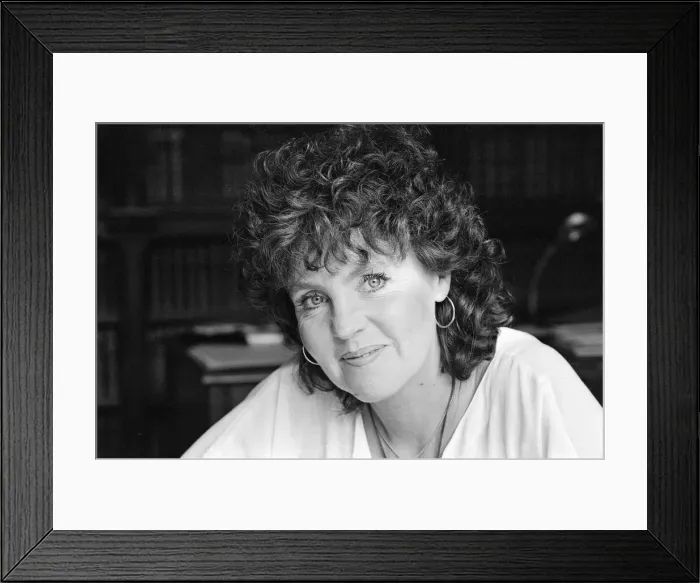Framed Print : Pauline Collins on the set of The Black Tower'in Norfolk. 25th July 1985 Framed Print : Pauline Collins on the set of The Black Tower'in Norfolk. 25th July 1985