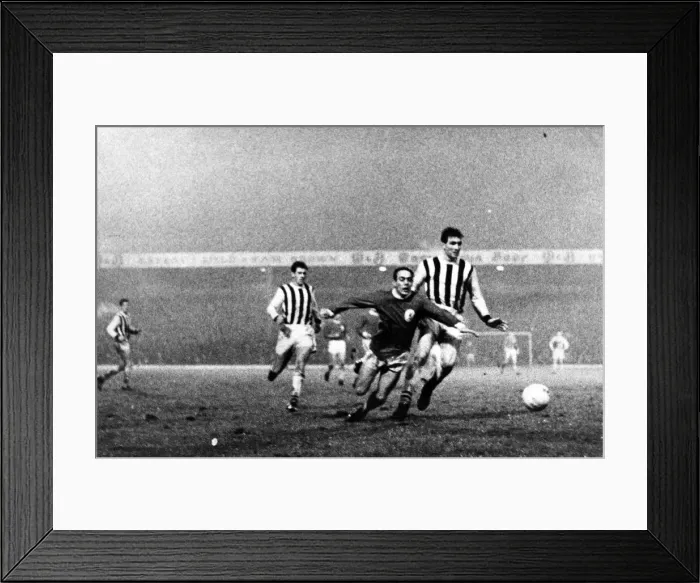 Framed Print : West Bromwich Albion v Liverpool, final score 2-1 to Liverpool