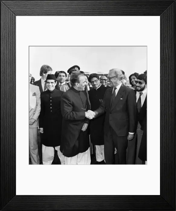 Framed Print : President Zia of Pakistan with Foreign Secretary Lord Carrington upon his arrival Framed Print : President Zia of Pakistan with Foreign Secretary Lord Carrington upon his arrival