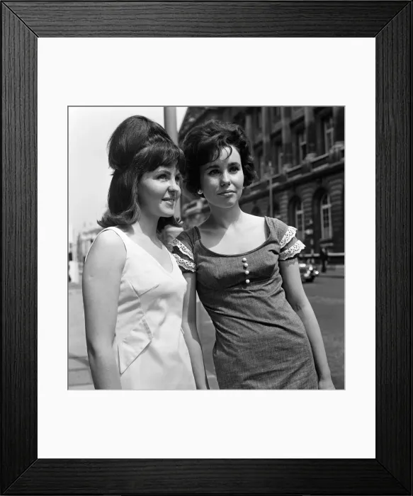 Framed Print : Karin Fernald (right), aged 20, and Pauline Collins, 22 Framed Print : Karin Fernald (right), aged 20, and Pauline Collins, 22