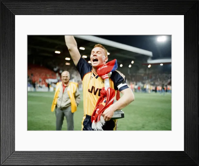 Framed Print : Liverpool 0 v 2 Arsenal, Division One League Title clincher at Anfield, Liverpool Framed Print : Liverpool 0 v 2 Arsenal, Division One League Title clincher at Anfield, Liverpool