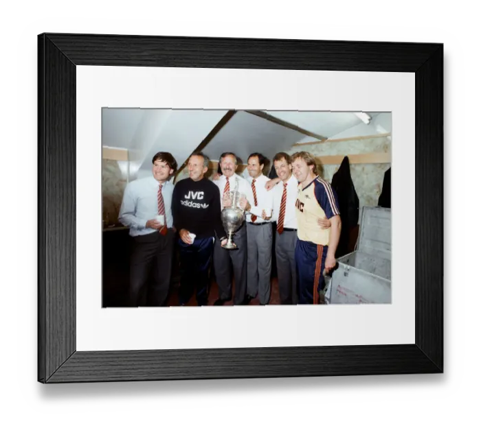 Framed Print : Liverpool 0 v 2 Arsenal, Division One League Title clincher at Anfield, Liverpool Framed Print : Liverpool 0 v 2 Arsenal, Division One League Title clincher at Anfield, Liverpool
