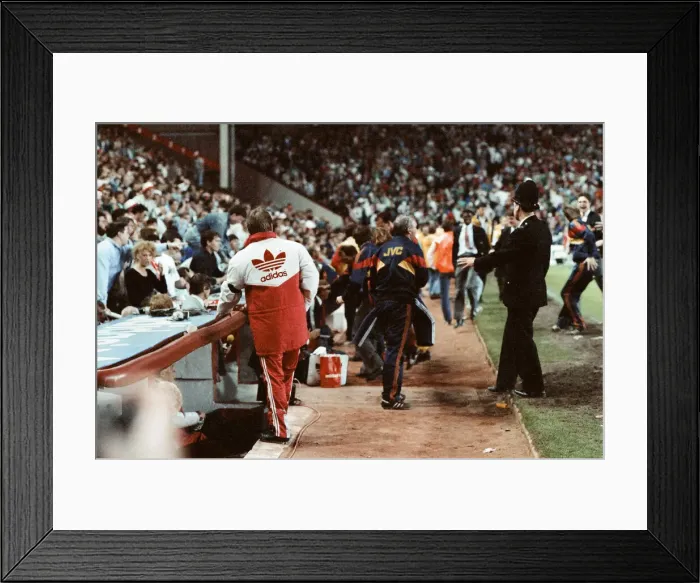 Framed Print : Liverpool 0 v 2 Arsenal, Division One League Title clincher at Anfield, Liverpool