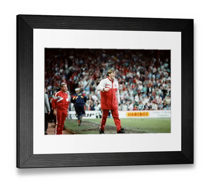 Framed Print : Liverpool 0 v 2 Arsenal, Division One League Title clincher at Anfield, Liverpool Framed Print : Liverpool 0 v 2 Arsenal, Division One League Title clincher at Anfield, Liverpool