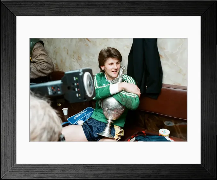 Framed Print : Liverpool 0 v 2 Arsenal, Division One League Title clincher at Anfield, Liverpool Framed Print : Liverpool 0 v 2 Arsenal, Division One League Title clincher at Anfield, Liverpool