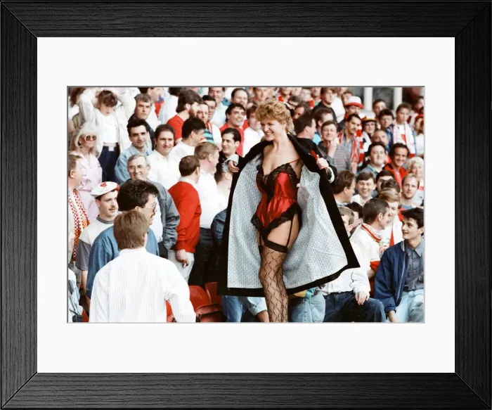 Framed Print : Liverpool 0 v 2 Arsenal, Division One League Title clincher at Anfield, Liverpool Framed Print : Liverpool 0 v 2 Arsenal, Division One League Title clincher at Anfield, Liverpool