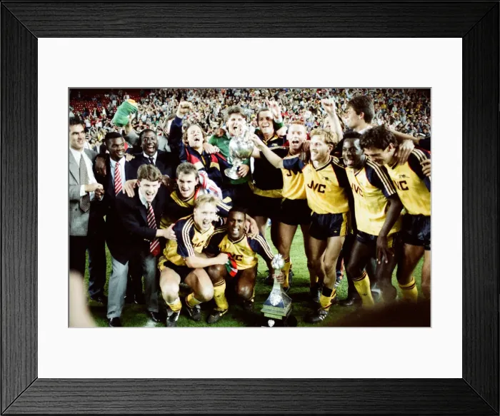 Framed Print : Liverpool 0 v 2 Arsenal, Division One League Title clincher at Anfield, Liverpool Framed Print : Liverpool 0 v 2 Arsenal, Division One League Title clincher at Anfield, Liverpool
