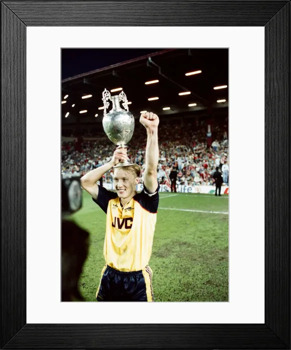 Framed Print : Liverpool 0 v 2 Arsenal, Division One League Title clincher at Anfield, Liverpool Framed Print : Liverpool 0 v 2 Arsenal, Division One League Title clincher at Anfield, Liverpool