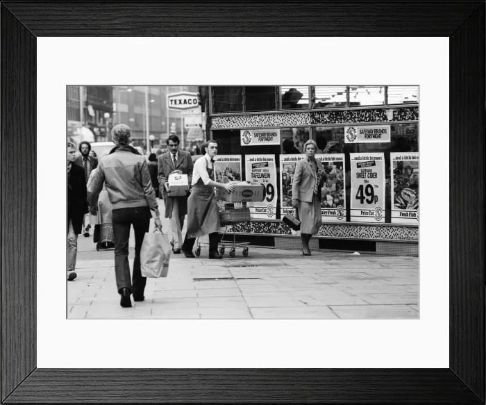 Framed Print : Safeway supermarket in London. 19th October 1980 Framed Print : Safeway supermarket in London. 19th October 1980