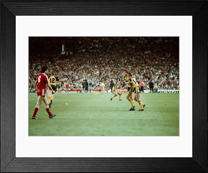 Framed Print : Liverpool 0 v 2 Arsenal, Division One League Title clincher at Anfield, Liverpool
