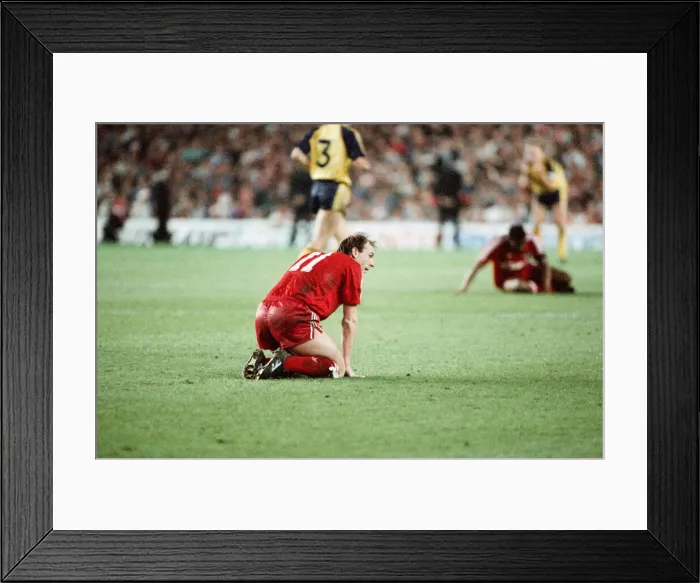 Framed Print : Liverpool 0 v 2 Arsenal, Division One League Title clincher at Anfield, Liverpool Framed Print : Liverpool 0 v 2 Arsenal, Division One League Title clincher at Anfield, Liverpool