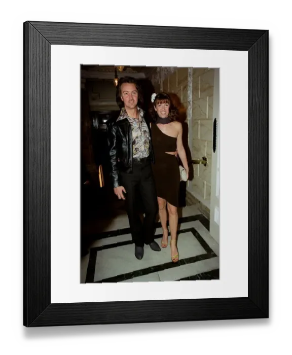 Framed Print : Paul Young Singer May 98 Arriving for the premiere of Saturday Night Fever Framed Print : Paul Young Singer May 98 Arriving for the premiere of Saturday Night Fever