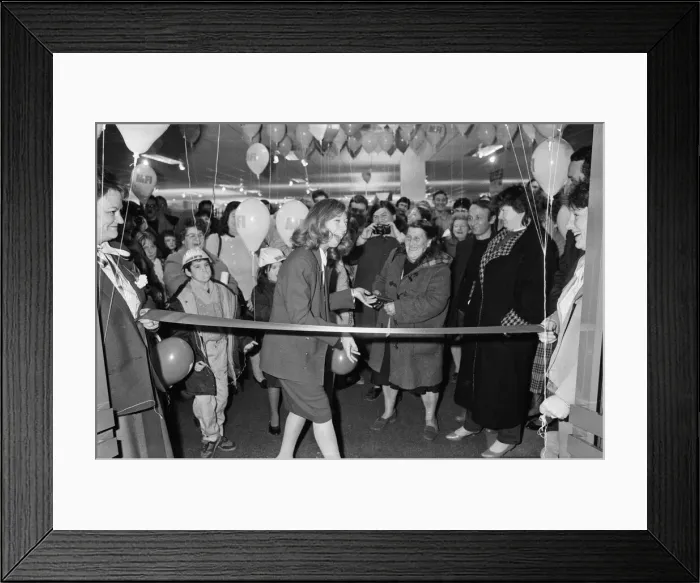 Framed Print : Helen Worth, actor who plays Gail Tilsley nee Platt, in the soap opera Coronation Street
