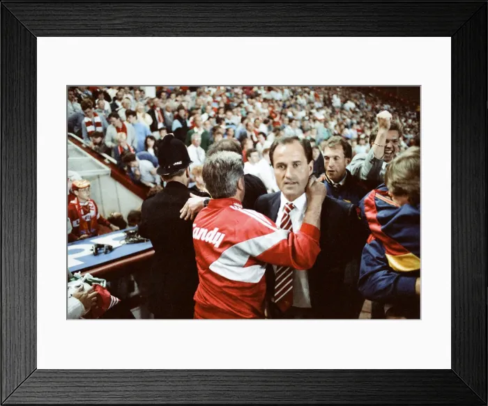 Framed Print : Liverpool 0 v 2 Arsenal, Division One League Title clincher at Anfield, Liverpool