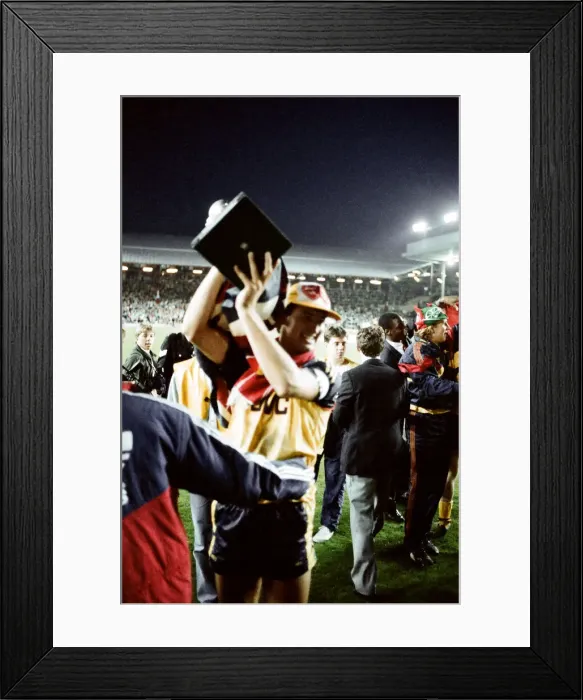 Framed Print : Liverpool 0 v 2 Arsenal, Division One League Title clincher at Anfield, Liverpool