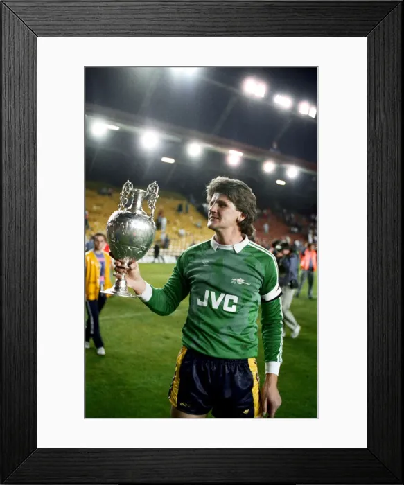 Framed Print : Liverpool 0 v 2 Arsenal, Division One League Title clincher at Anfield, Liverpool Framed Print : Liverpool 0 v 2 Arsenal, Division One League Title clincher at Anfield, Liverpool