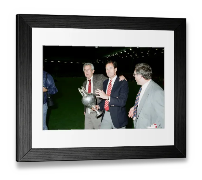 Framed Print : Liverpool 0 v 2 Arsenal, Division One League Title clincher at Anfield, Liverpool Framed Print : Liverpool 0 v 2 Arsenal, Division One League Title clincher at Anfield, Liverpool