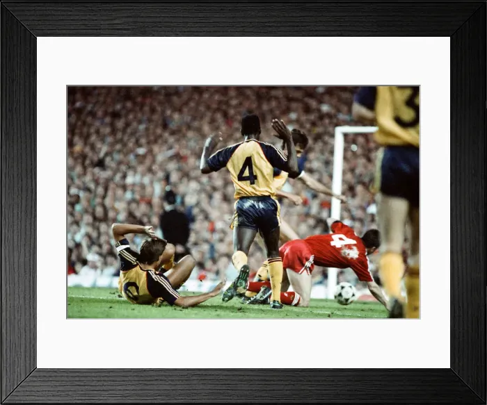 Framed Print : Liverpool 0 v 2 Arsenal, Division One League Title clincher at Anfield, Liverpool Framed Print : Liverpool 0 v 2 Arsenal, Division One League Title clincher at Anfield, Liverpool