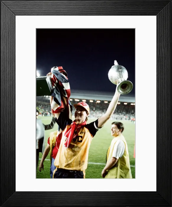 Framed Print : Liverpool 0 v 2 Arsenal, Division One League Title clincher at Anfield, Liverpool Framed Print : Liverpool 0 v 2 Arsenal, Division One League Title clincher at Anfield, Liverpool