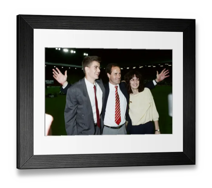 Framed Print : Liverpool 0 v 2 Arsenal, Division One League Title clincher at Anfield, Liverpool