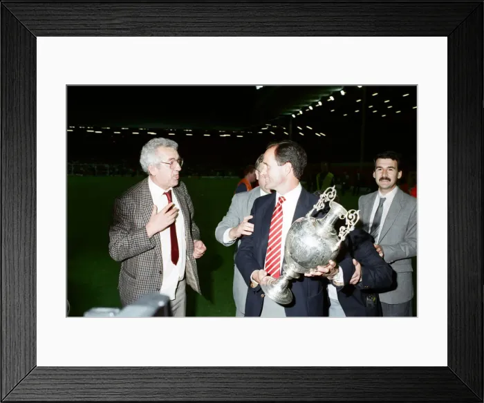 Framed Print : Liverpool 0 v 2 Arsenal, Division One League Title clincher at Anfield, Liverpool Framed Print : Liverpool 0 v 2 Arsenal, Division One League Title clincher at Anfield, Liverpool