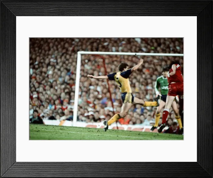 Framed Print : Liverpool 0 v 2 Arsenal, Division One League Title clincher at Anfield, Liverpool Framed Print : Liverpool 0 v 2 Arsenal, Division One League Title clincher at Anfield, Liverpool