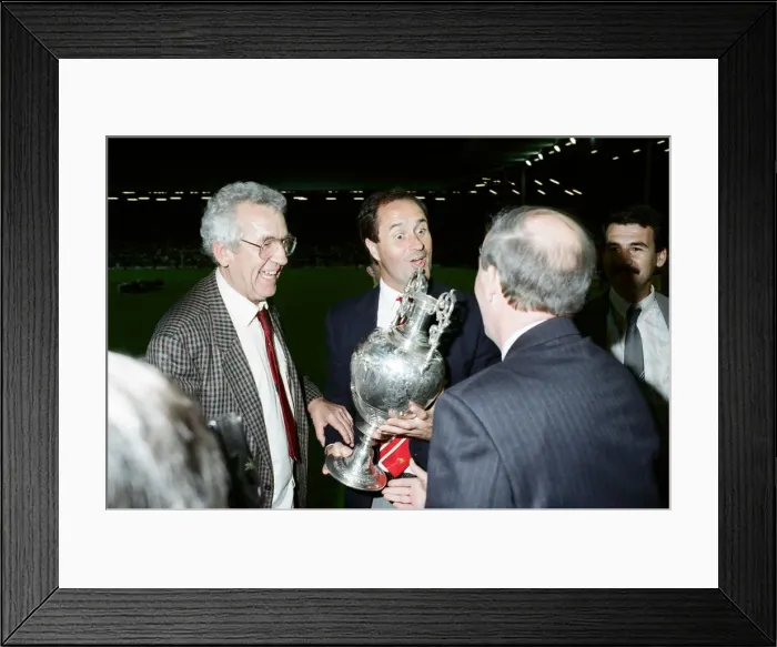 Framed Print : Liverpool 0 v 2 Arsenal, Division One League Title clincher at Anfield, Liverpool Framed Print : Liverpool 0 v 2 Arsenal, Division One League Title clincher at Anfield, Liverpool
