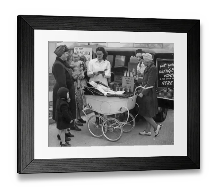 Framed Print : A mobile welfare van tours the districts of Birmingham without a District Welfare Centre Framed Print : A mobile welfare van tours the districts of Birmingham without a District Welfare Centre