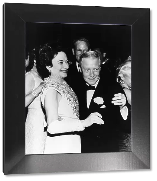 Duke & Duchess of Windsor at a party Dbase MSI Brochure