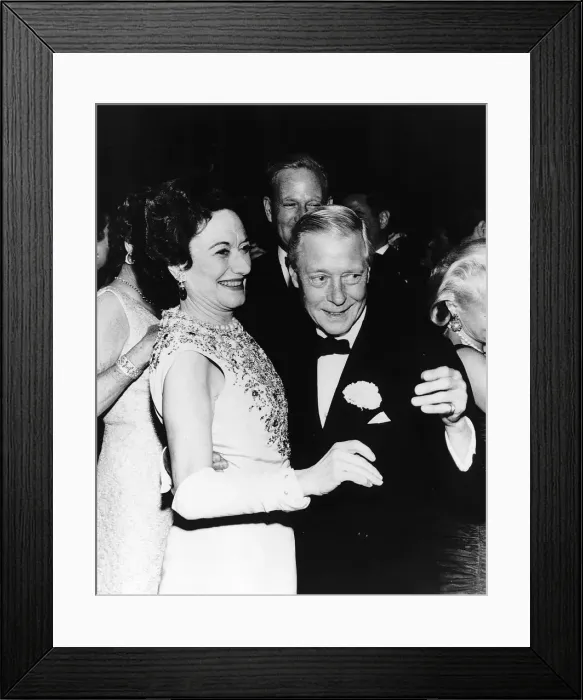 Framed Print : Duke & Duchess of Windsor at a party Dbase MSI Brochure Framed Print : Duke & Duchess of Windsor at a party Dbase MSI Brochure