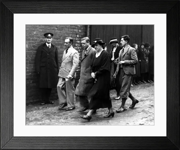 Framed Print : King Edward VIII - Abdicated 10 December 1936 then became the Duke of Windsor Framed Print : King Edward VIII - Abdicated 10 December 1936 then became the Duke of Windsor