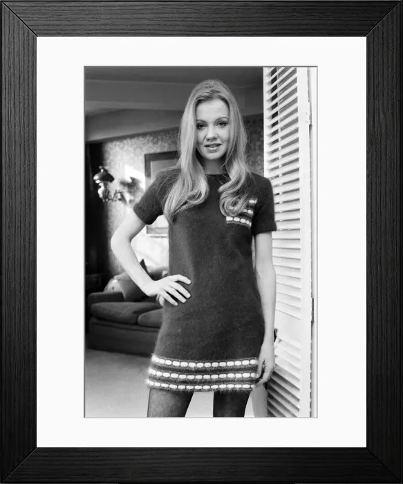 Framed Print : Actress Hayley Mills at her Chelsea home. A portrait of her by Roy Boulting hangs Framed Print : Actress Hayley Mills at her Chelsea home. A portrait of her by Roy Boulting hangs