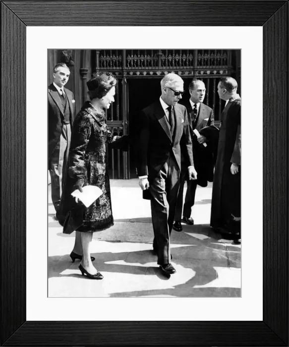 Framed Print : King Edward VIII - Abdicated 10 December 1936 then became the Duke of Windsor Framed Print : King Edward VIII - Abdicated 10 December 1936 then became the Duke of Windsor