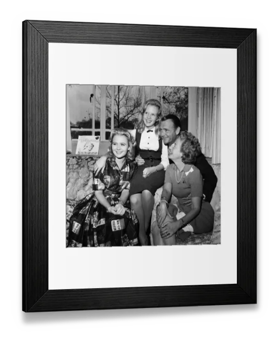 Framed Print : Britains premier show business family, The Mills, have returned to London after four Framed Print : Britains premier show business family, The Mills, have returned to London after four
