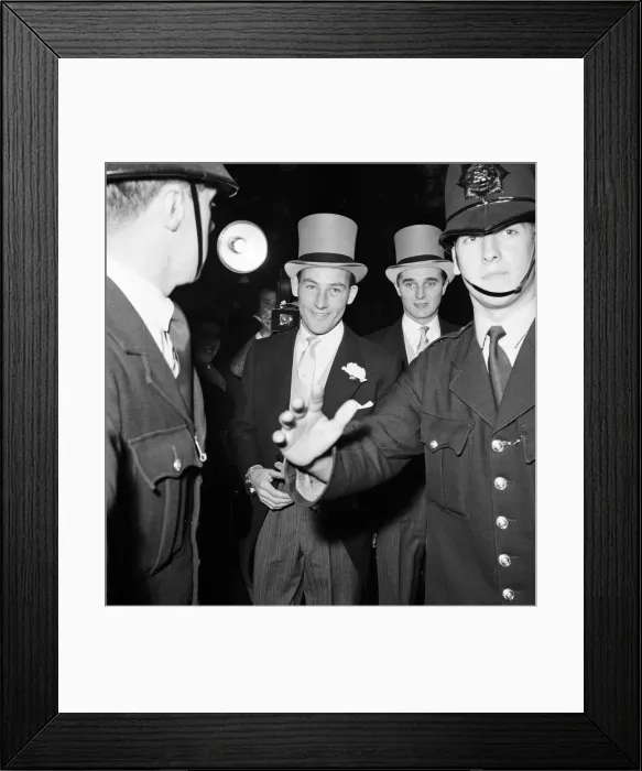 Framed Print : The wedding of Stirling Moss and Katie Molson at St Peters Church, Eaton Square Framed Print : The wedding of Stirling Moss and Katie Molson at St Peters Church, Eaton Square