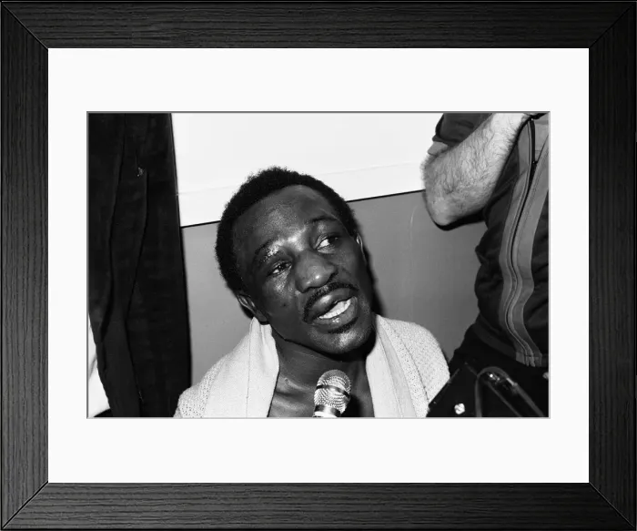 Framed Print : Maurice Hope v Carlos Herrera WBC World Super Welterweight Title Framed Print : Maurice Hope v Carlos Herrera WBC World Super Welterweight Title