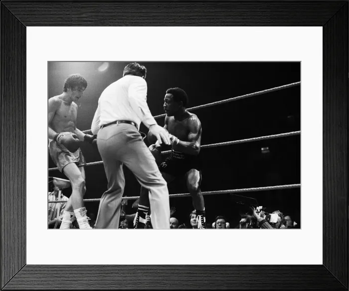 Framed Print : Maurice Hope v Carlos Herrera WBC World Super Welterweight Title Framed Print : Maurice Hope v Carlos Herrera WBC World Super Welterweight Title