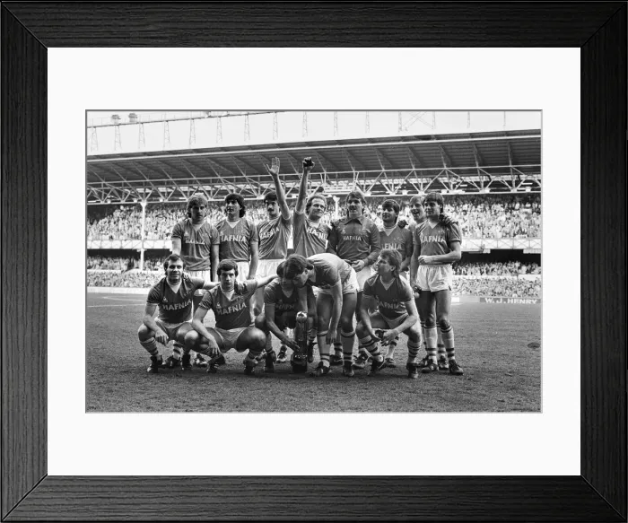 Framed Print : Everton clinched the league title for the eighth time in their history with a 2-0 win Framed Print : Everton clinched the league title for the eighth time in their history with a 2-0 win