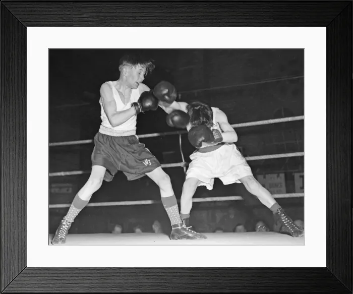 Framed Print : Boys amateur boxing at the Corn Exchange, Cambridge, Circa April 1959 Framed Print : Boys amateur boxing at the Corn Exchange, Cambridge, Circa April 1959