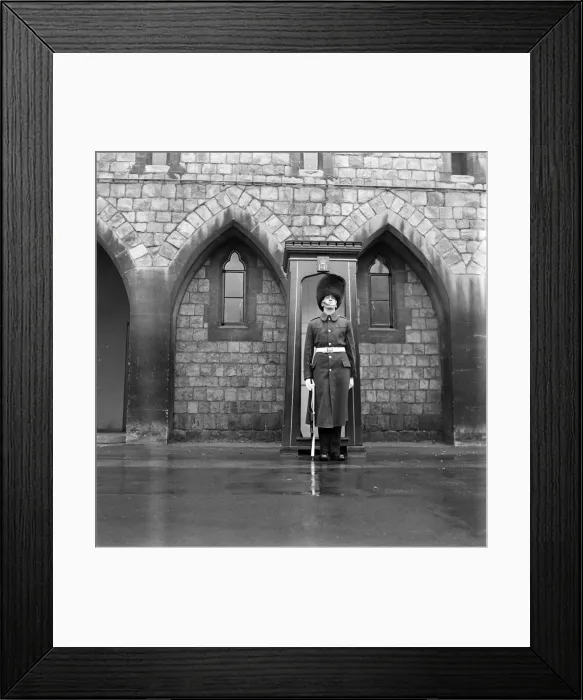 Framed Print : Guards at Windsor Castle, Berkshire. 2nd November 1962 Framed Print : Guards at Windsor Castle, Berkshire. 2nd November 1962