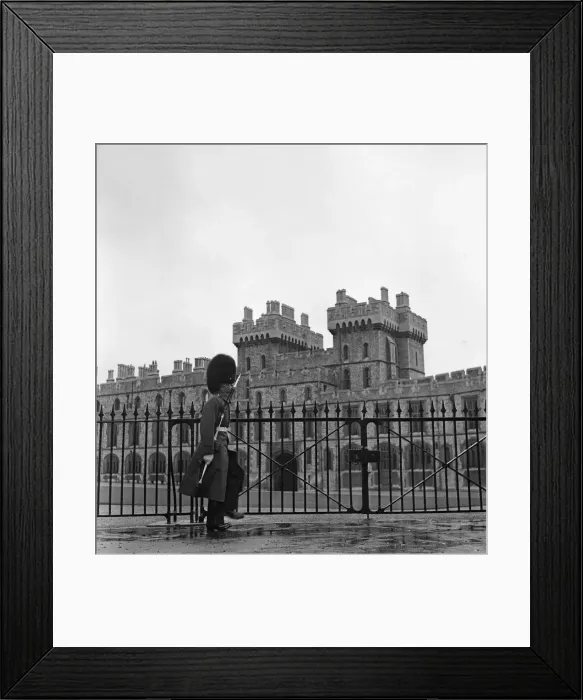 Framed Print : Guards at Windsor Castle, Berkshire. 2nd November 1962 Framed Print : Guards at Windsor Castle, Berkshire. 2nd November 1962
