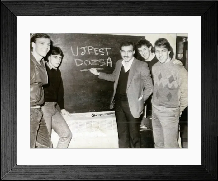 Framed Print : EQI EUROPEAN CUP DRAW DECEMBER 1983 DRAWS ABERDEEN WITH UJPEST DOZSA PLAYERS