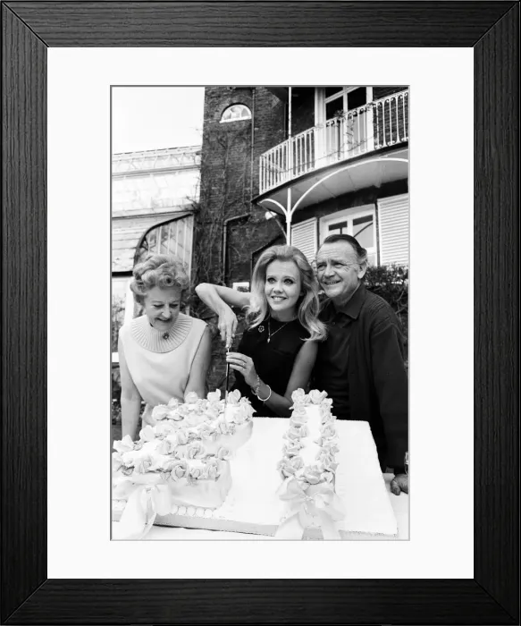 Framed Print : Hayley Mills celebrates her 21st birthday at her parents home at Richmond Hill, Surrey Framed Print : Hayley Mills celebrates her 21st birthday at her parents home at Richmond Hill, Surrey