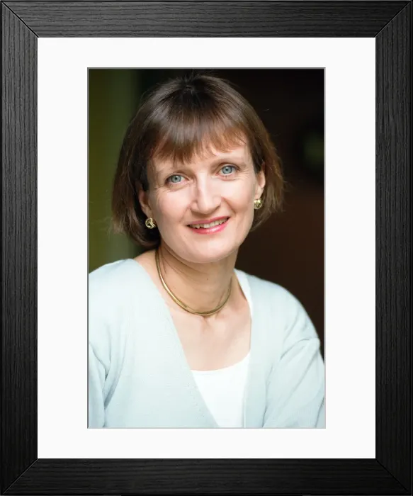 Framed Print : Labour MP Tessa Jowell pictured in 1995 Framed Print : Labour MP Tessa Jowell pictured in 1995