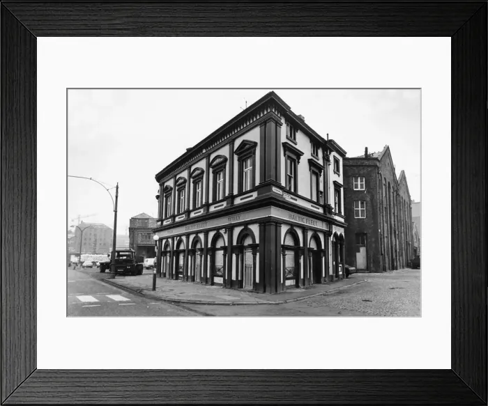 Framed Print : Exterior view of the Baltic Fleet public house, one of the few remaining old time Framed Print : Exterior view of the Baltic Fleet public house, one of the few remaining old time