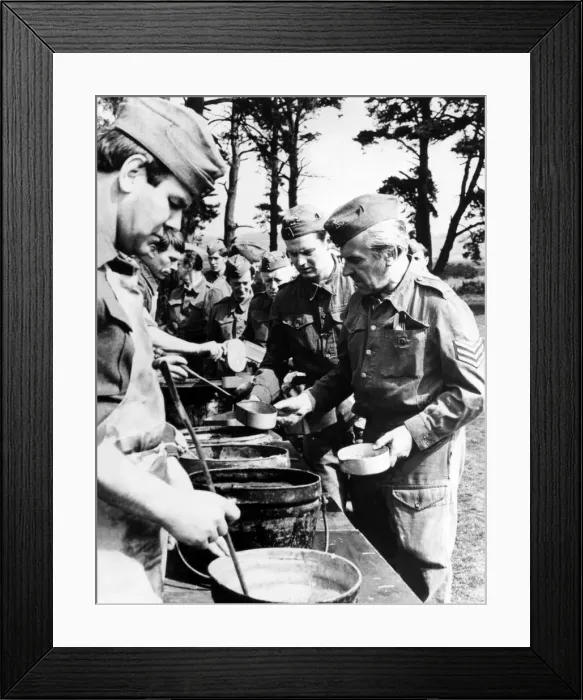 Framed Print : Television programme - Dads Army - 28 September 1972 circa - John Le Mesurier Framed Print : Television programme - Dads Army - 28 September 1972 circa - John Le Mesurier
