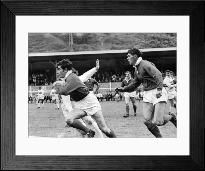 Framed Print : David Watkins, former rugby union player with Newport, now rugby league player with Framed Print : David Watkins, former rugby union player with Newport, now rugby league player with