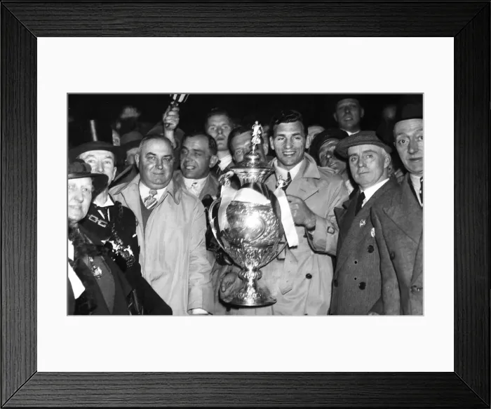 Framed Print : Challenge Cup Final at Wembley Stadium. Salford 7 v Barrow 4