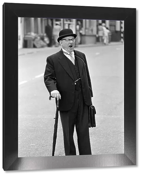 Arthur Lowe as Captain Mainwaring during the filming of the Dad