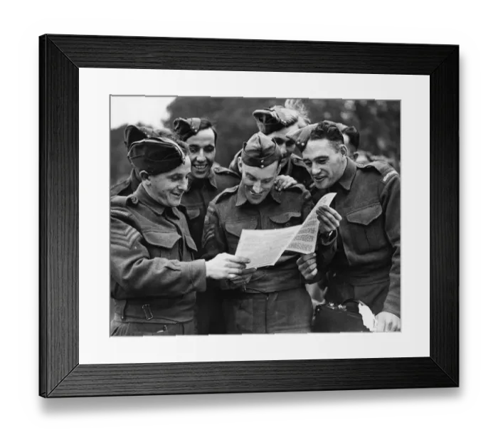 Framed Print : The 31st continent of Newfoundland militia volunteers arrive in London from Canada via a Framed Print : The 31st continent of Newfoundland militia volunteers arrive in London from Canada via a
